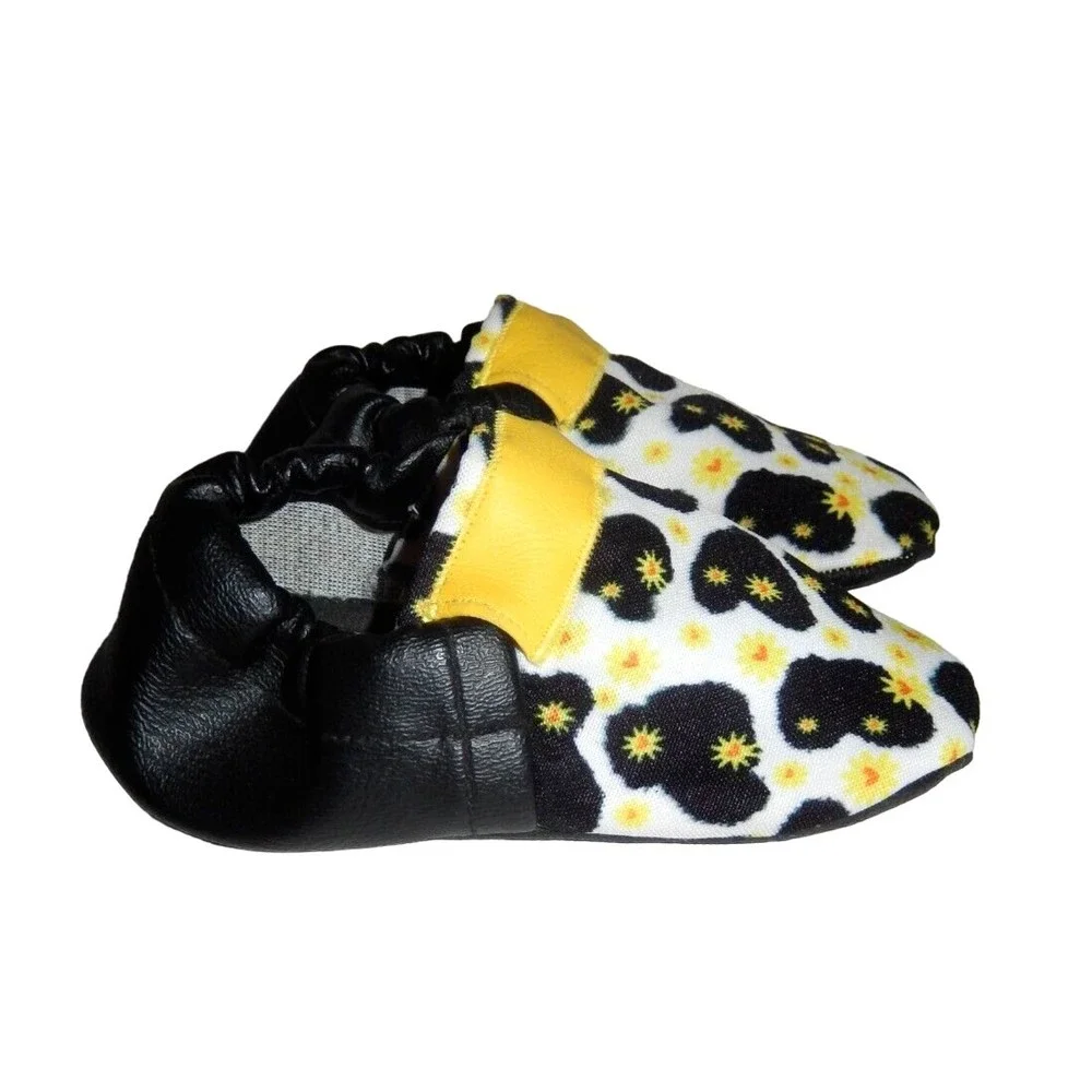 Moo Fields Toddler Child's Size 8 Moccasins Cow & Flower Print Handmade Non-Slip